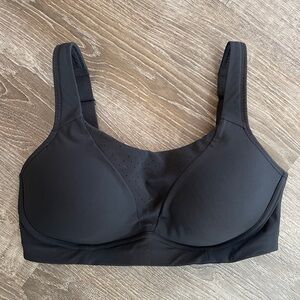 Lululemon Run Times Sports Bra Black 36DD High Support Adjustable Hook & Eye